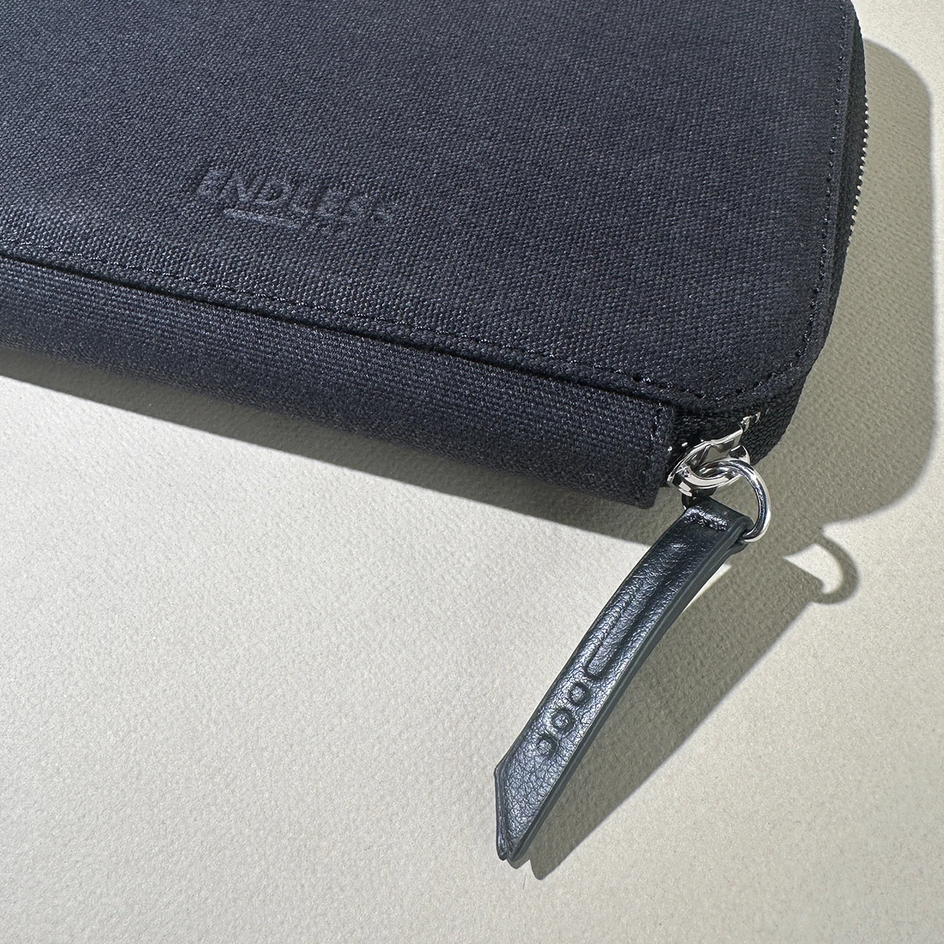 Endless Labs.09 - Companion Adjustable Pen Pouch Canvas - 5 Pens - Midnight Black - Image 3